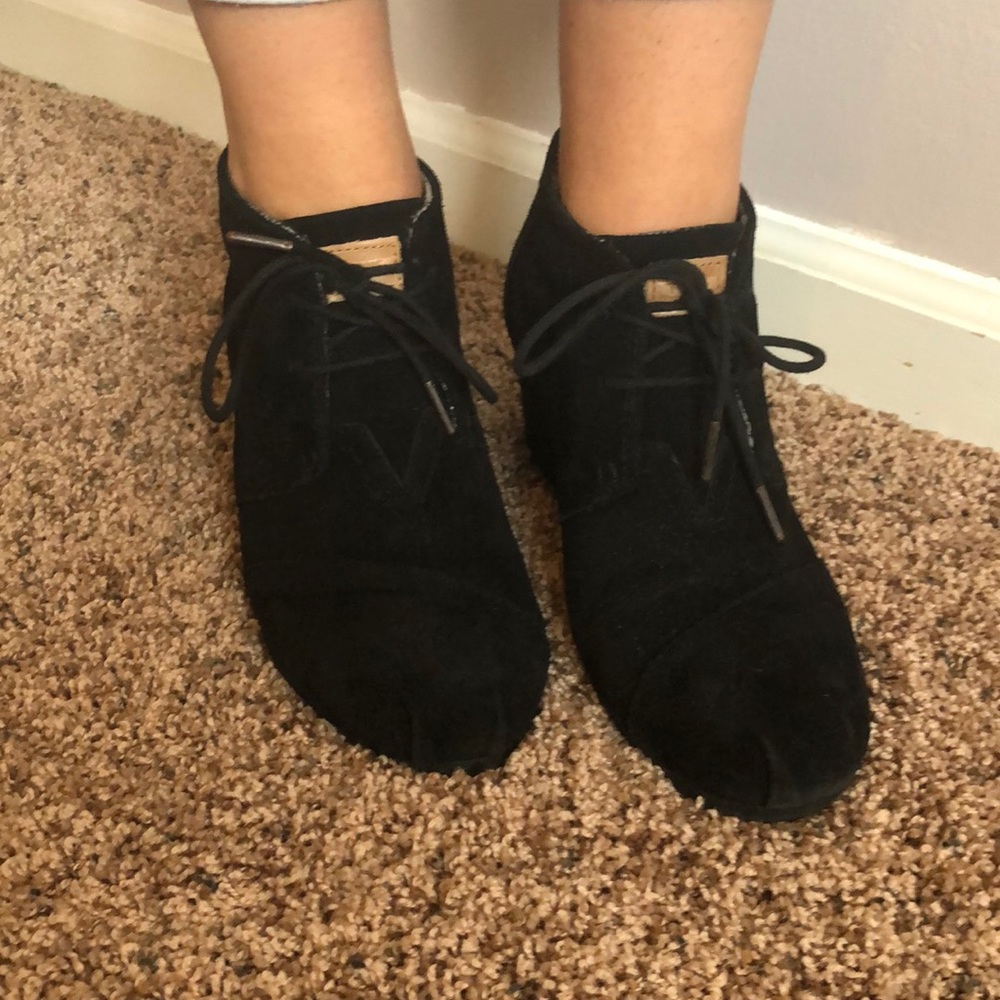 Toms tie wedges